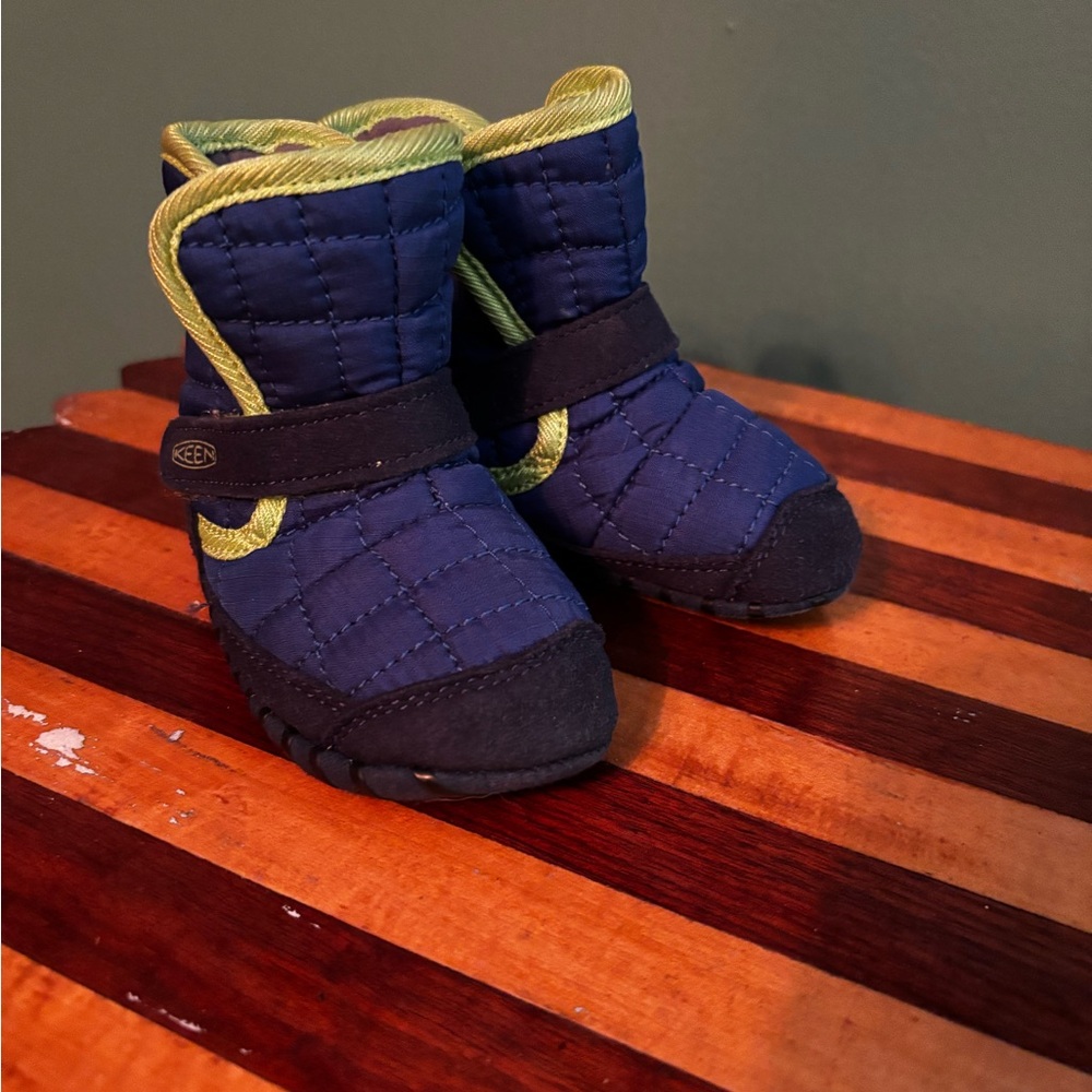 Keen Kids Navy Quilted Boots with Lime Accents